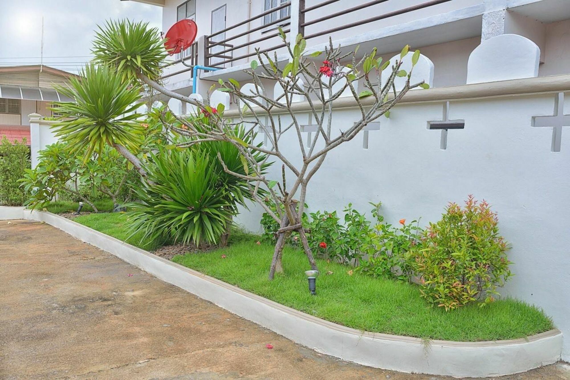 Sleep Station Hotel Surat Thani Exterior photo